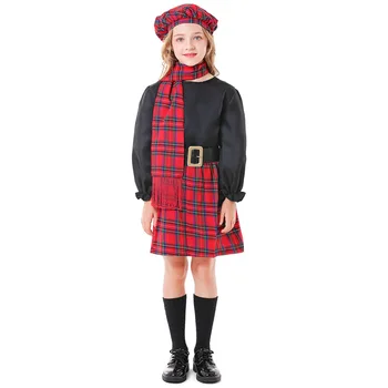 Laste Rolli Mängida Šoti Traditsiooniline Etnilise Riided Tüdruk